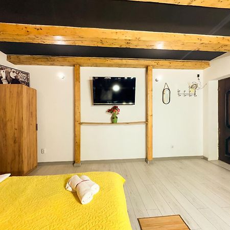 Venus Central Lux Studio Craiova Exterior foto
