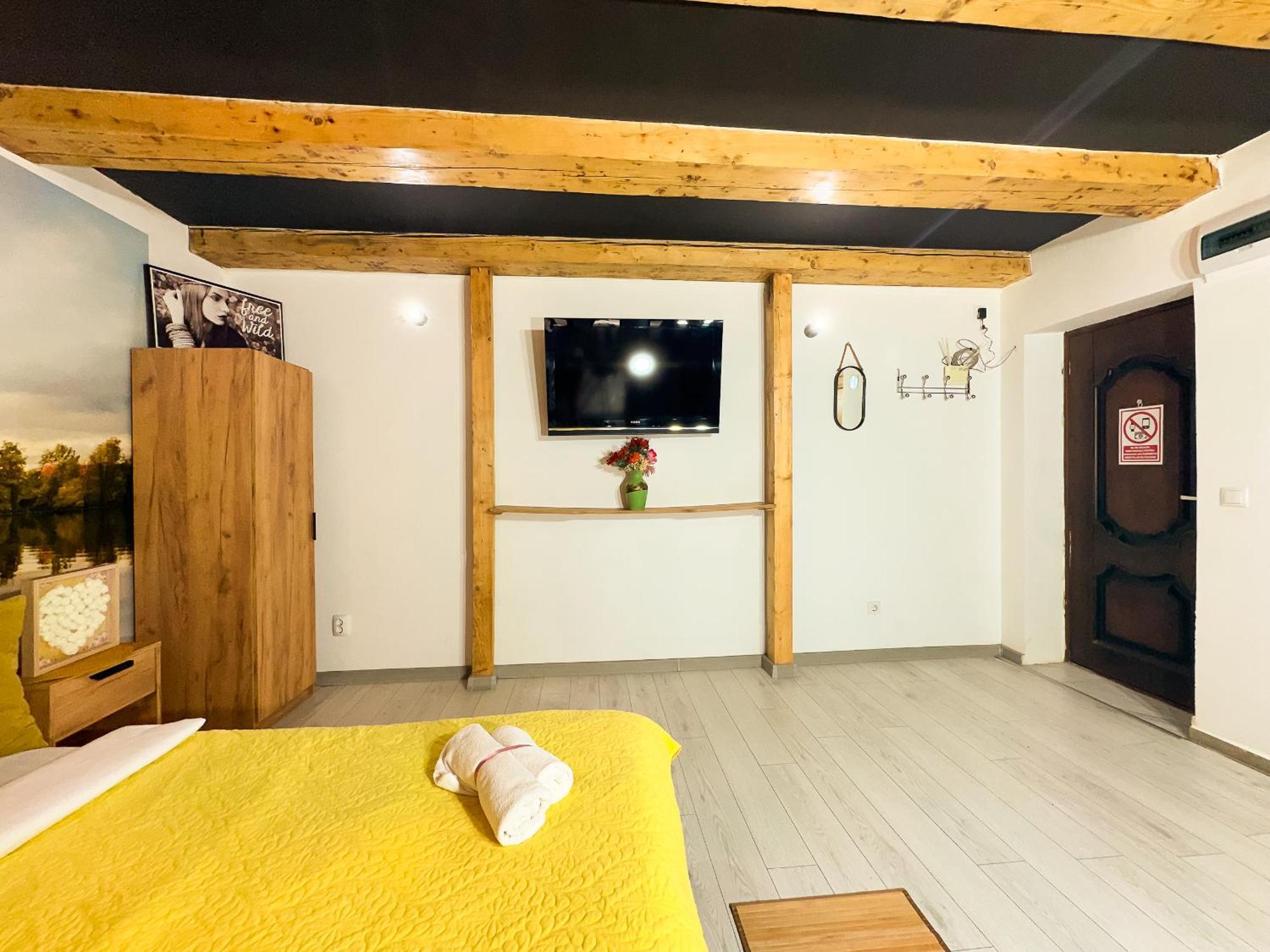 Venus Central Lux Studio Craiova Exterior foto