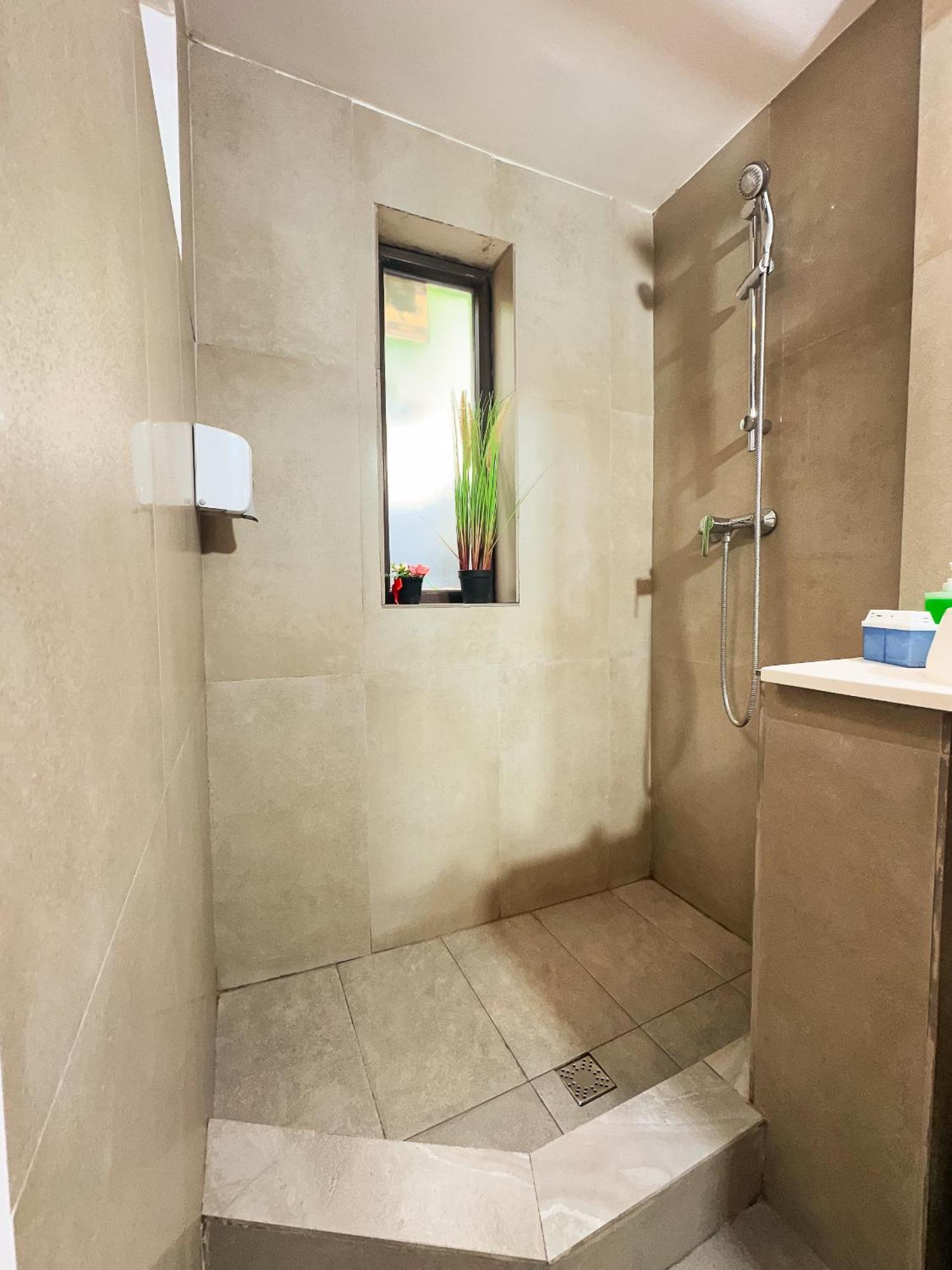 Venus Central Lux Studio Craiova Exterior foto